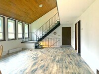 Building Photo - Country living