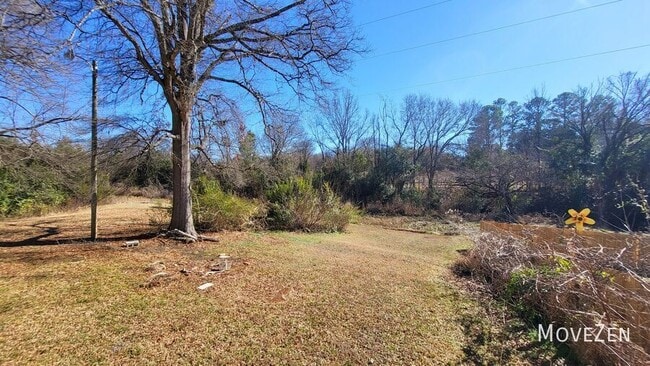 Building Photo - 333 Friendship Dr