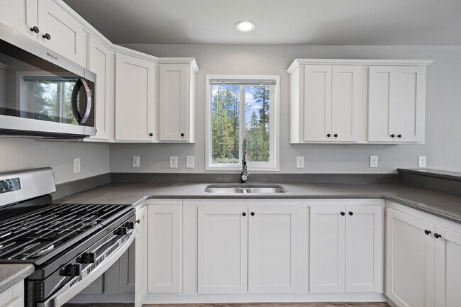 Building Photo - Welcome to Drafter Valley! Spring Into Sav...