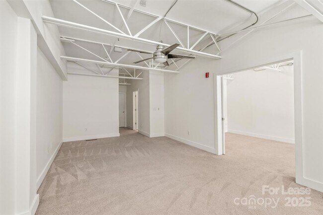 Building Photo - 931 Westmere Ave