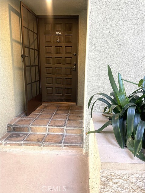 Building Photo - 1007 S Catalina Ave