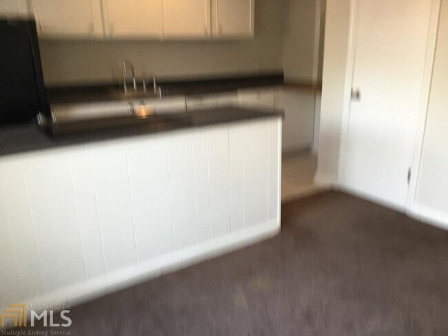 Building Photo - 3121 Colonial Way