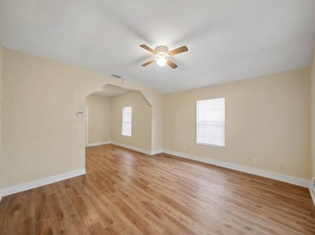 Building Photo - 2605 Warren Ave