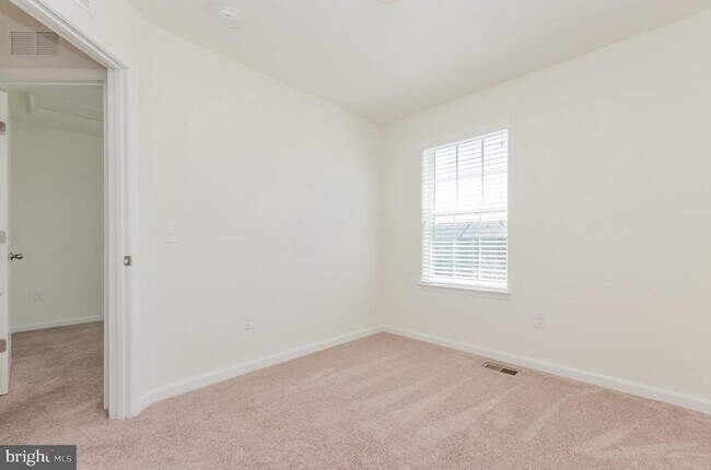Building Photo - 172 Drexel Ct