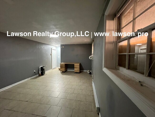 Building Photo - Peaceful Retreat with Outdoor Space-Botetourt County