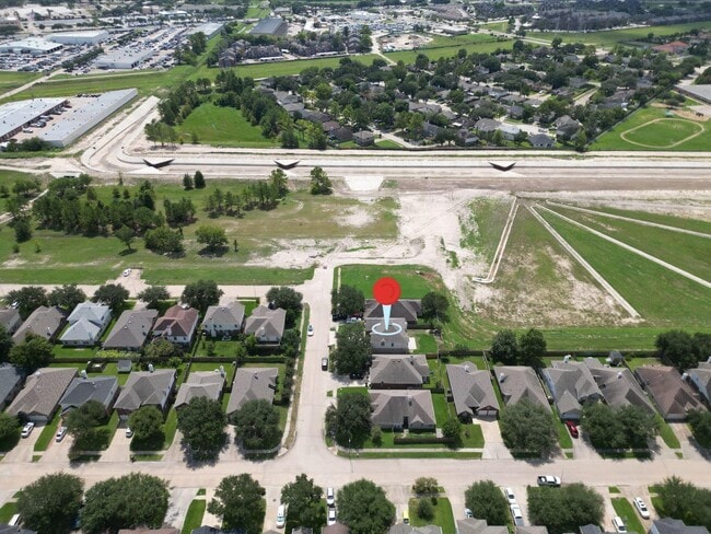 Building Photo - 11011 Glenora Dr