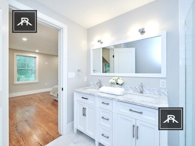 Building Photo - 3 bedroom in Brighton MA 02135