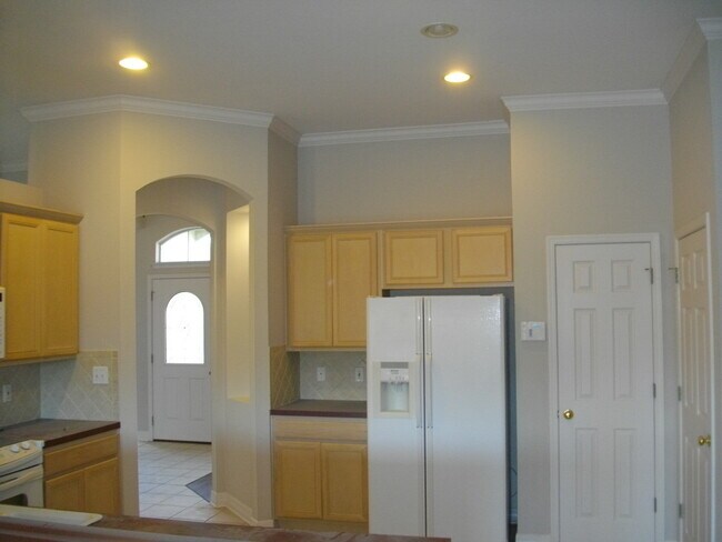 Building Photo - Kings Pointe Subdivision Just off E..Kings...