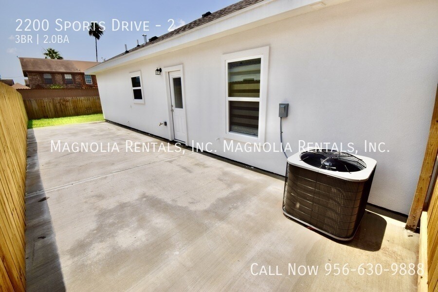 Building Photo - 2200 S Sports Dr