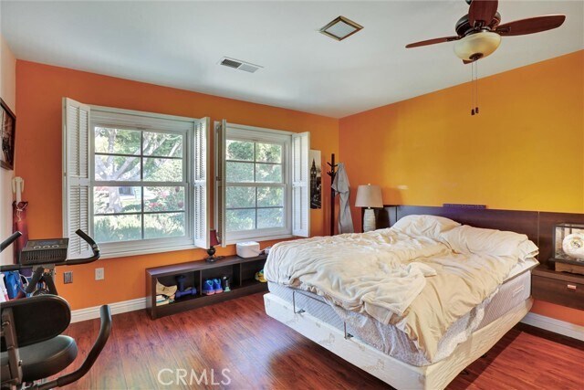 Building Photo - 5625 Vía Junipero Serra