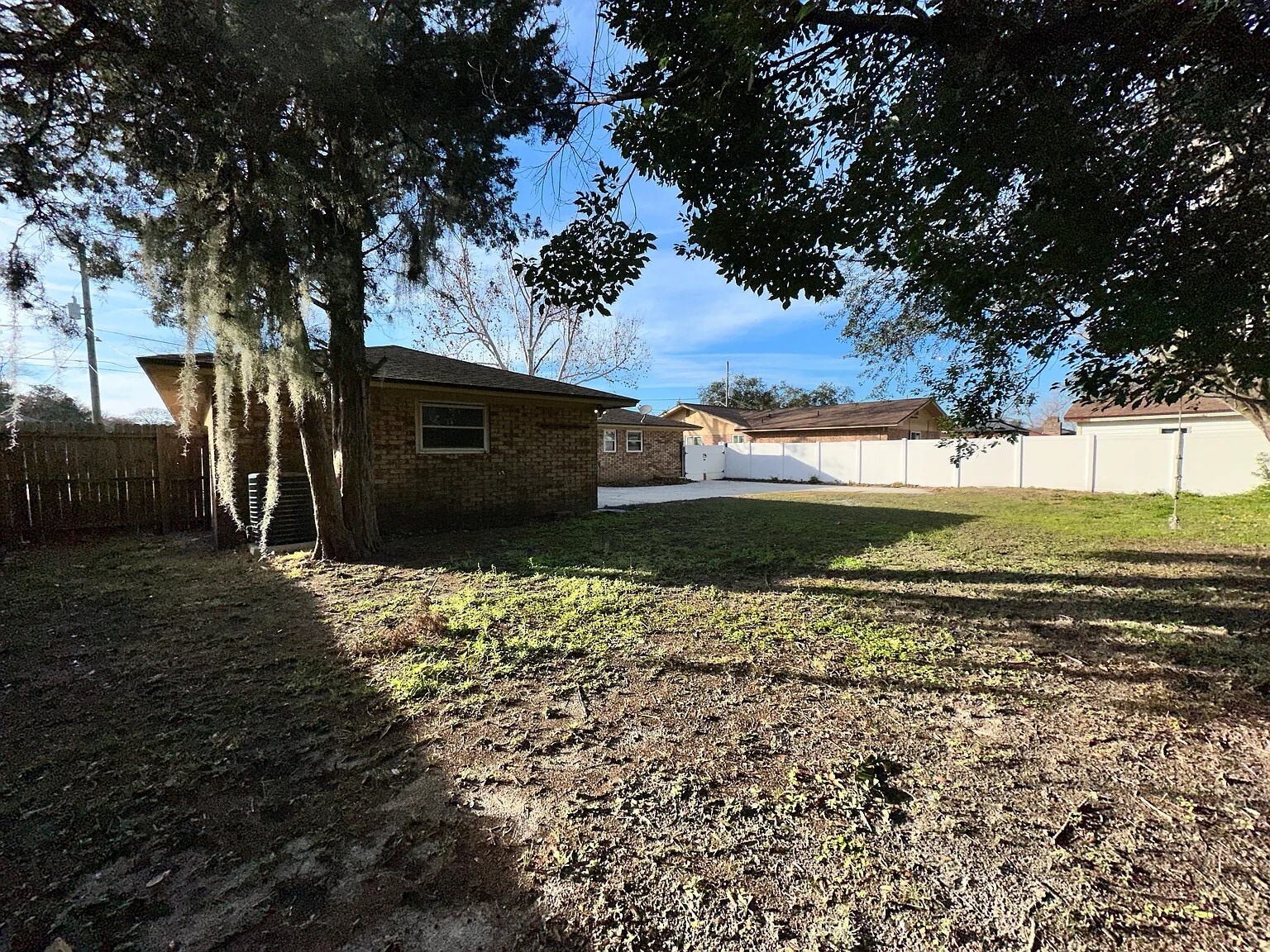 Building Photo - 3135 Sabal Palm Dr