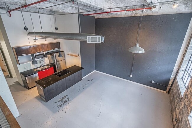 Building Photo - 650 Glen Iris Dr NE