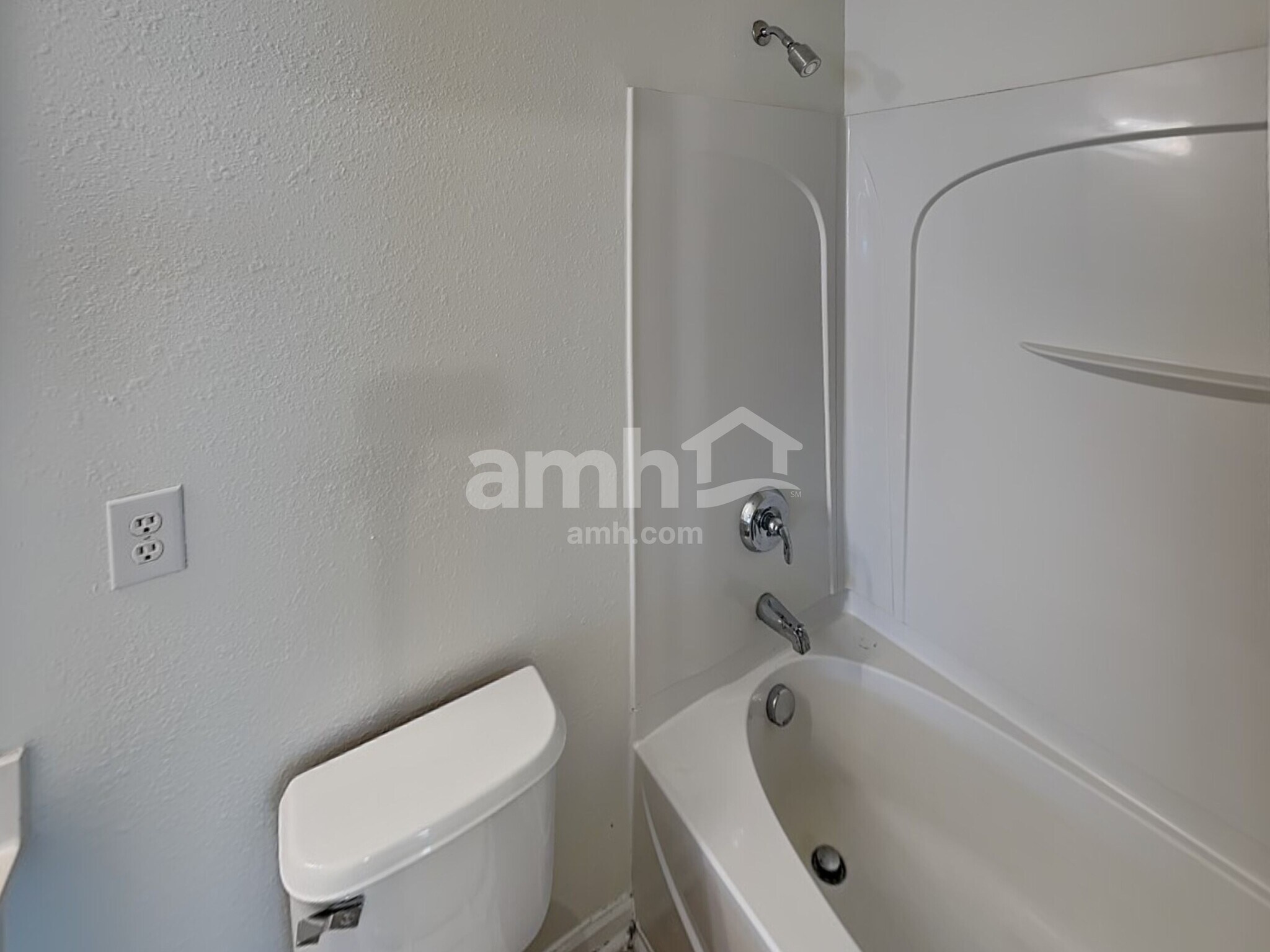 Building Photo - 14718 Watertrace Dr