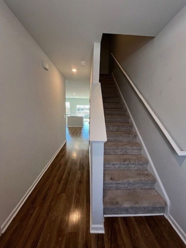 Building Photo - B6760 ( tenant break lease 5/12/26)