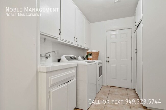 Building Photo - 700 S Yorba St