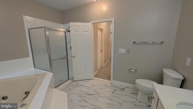 Building Photo - 332 Overlook Dr