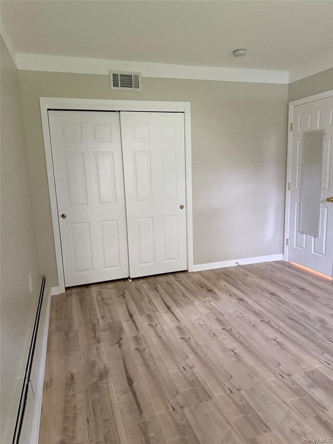 Building Photo - 38 Chelsea Dr