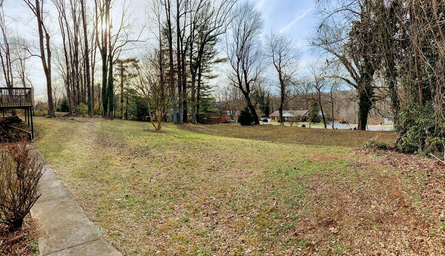 Building Photo - 3 Bedroom Home in Lynchburg