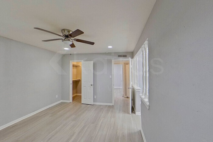 Building Photo - 125 Quebec Cir