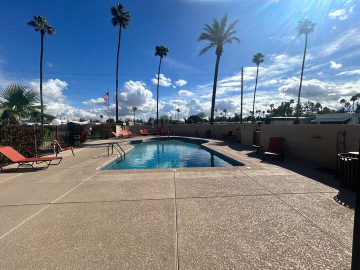 Building Photo - 530 S Alma School Rd