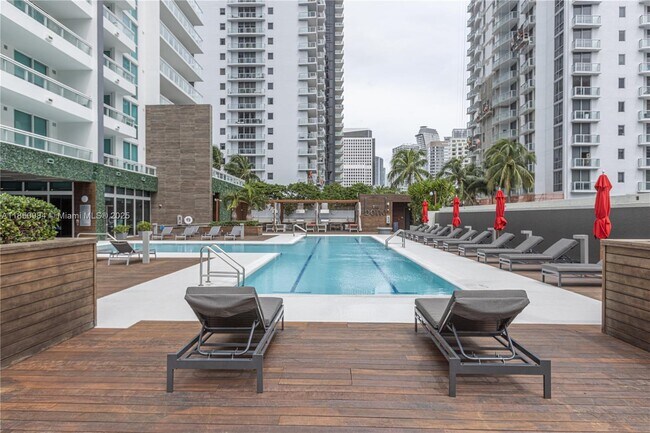 Building Photo - 1080 Brickell Ave