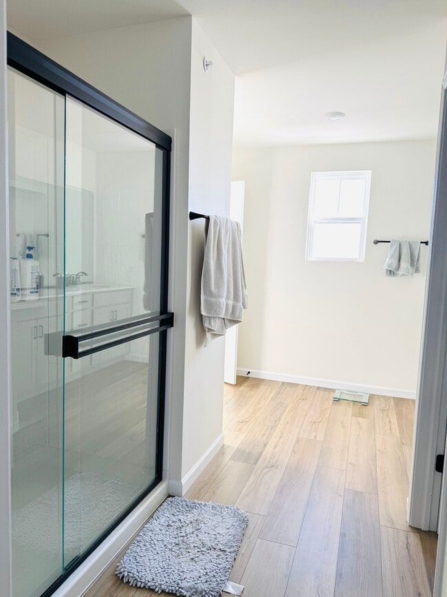 Building Photo - 5963 Hawkweed Dr