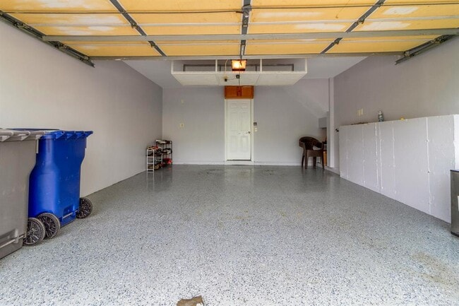 Building Photo - 3302 Eaton Ct