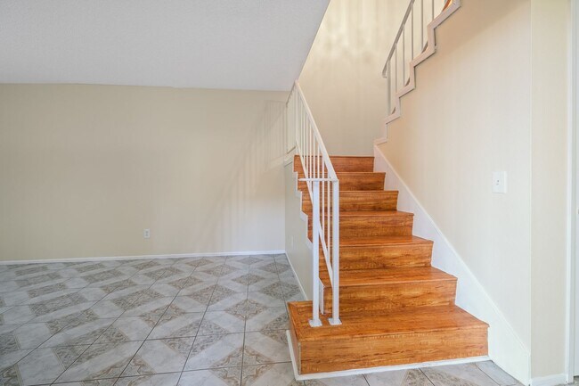 Building Photo - 1650 S Campus Ave