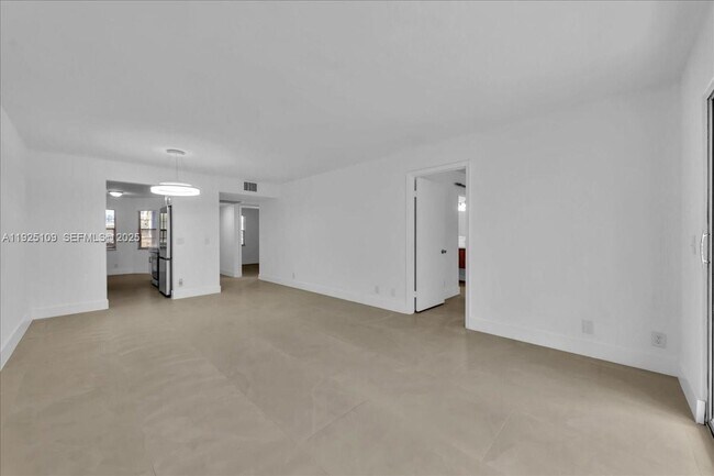 Building Photo - 650 SW 124th Terrace