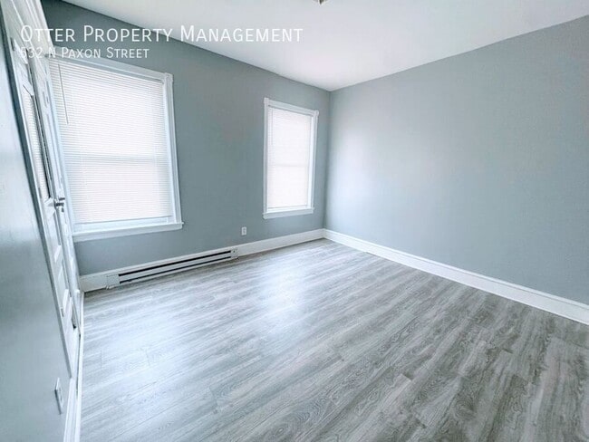 Building Photo - 532 N Paxon St