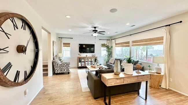 Building Photo - Beautiful "Model" Home in the Horse Creek ...