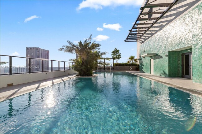 Building Photo - 11 NE 6th St