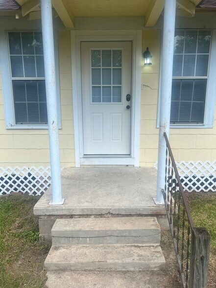 Building Photo - 402 Old Richton Rd