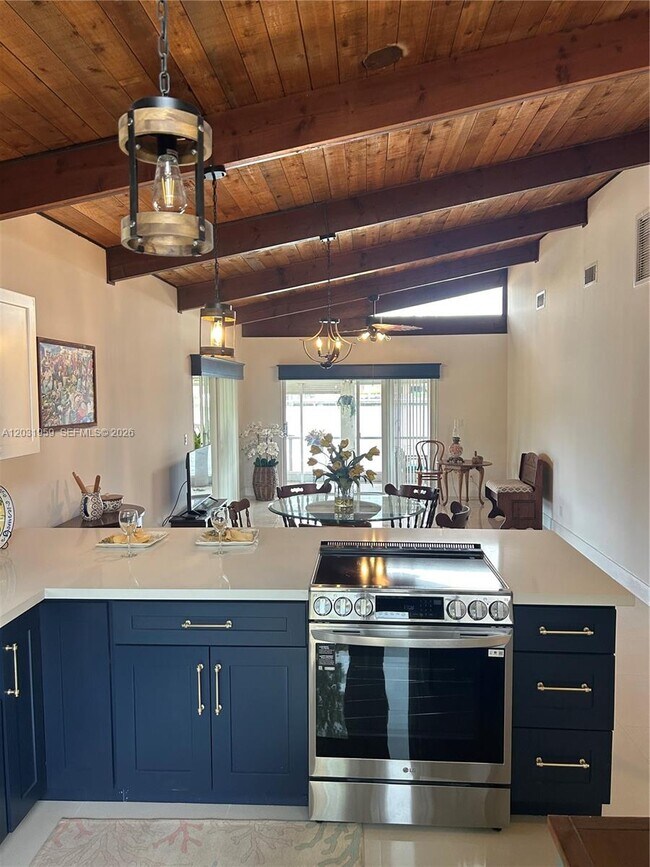 Building Photo - 322 Briarwood Cir