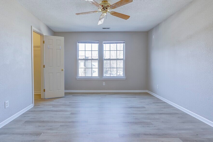 Building Photo - 348 Atherton Dr