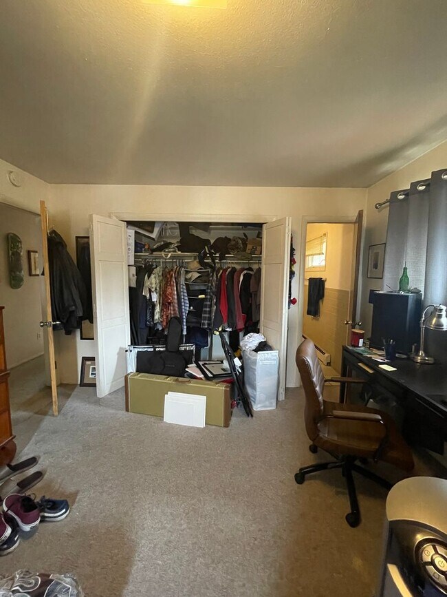 Building Photo - STUDENTS WELCOME! Split-Level Home in Midtown Ft. Collins