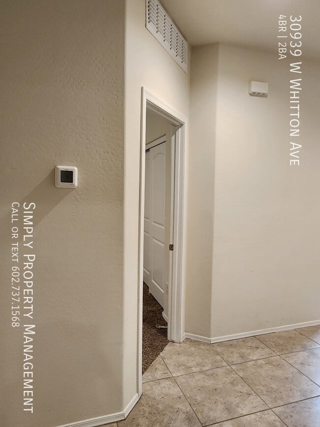 Building Photo - 30939 W Whitton Ave