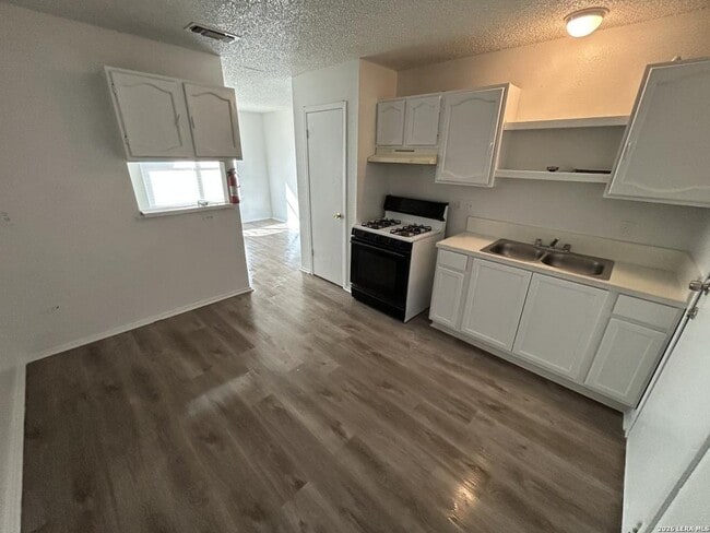 Building Photo - 219 Baldwin Blvd