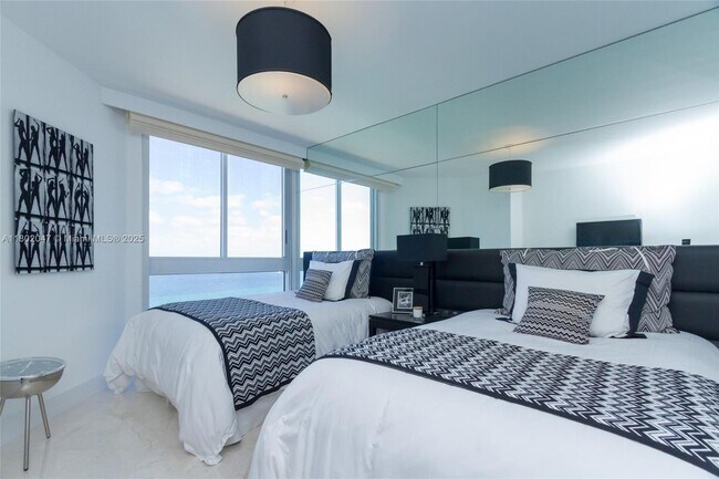 Building Photo - 4775 Collins Ave