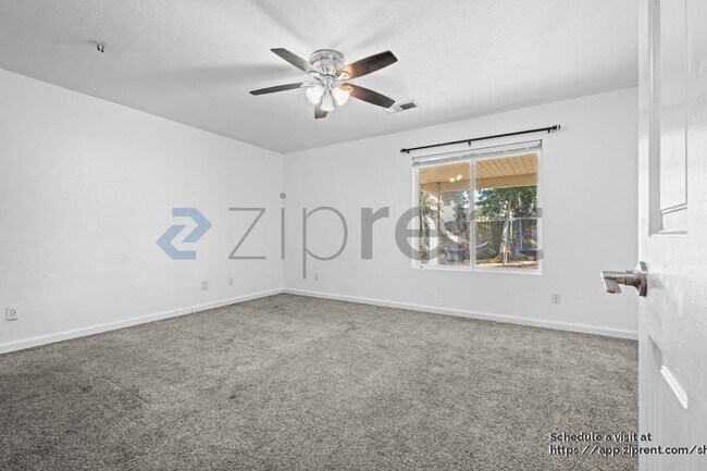 Building Photo - 8635 Lott St