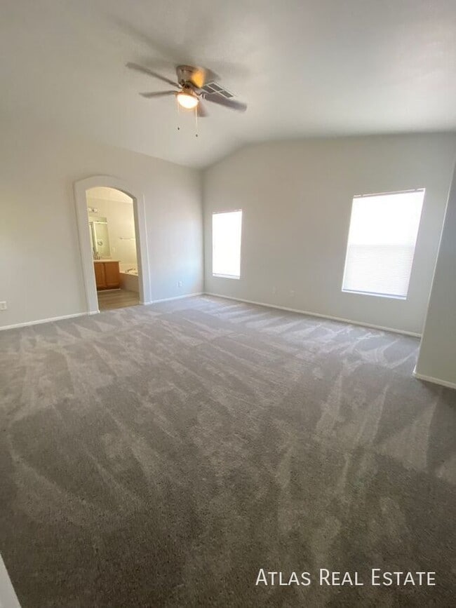 Building Photo - 8004 Park Bench Ct