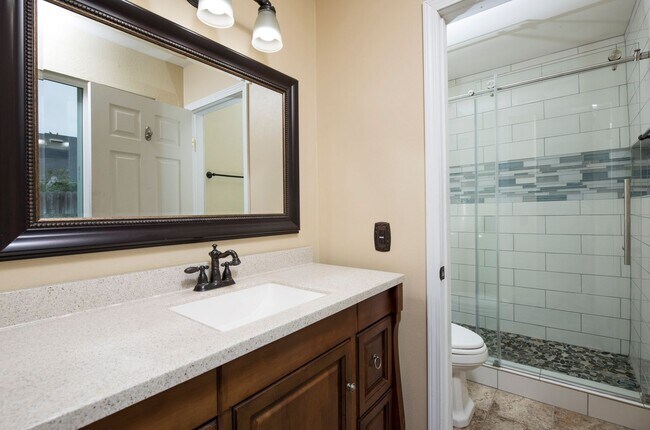 Building Photo - 620 Myrtlewood Ct