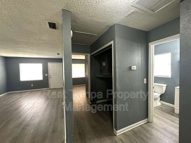 Building Photo - 8304 N Mulberry St