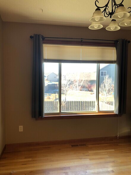 Building Photo - 911 N Bahnson Ave