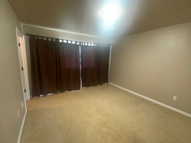 Building Photo - Beautiful Spanaway Home! Apply Today