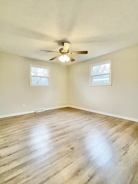 Bedroom 3 - 2209 W Calhoun St
