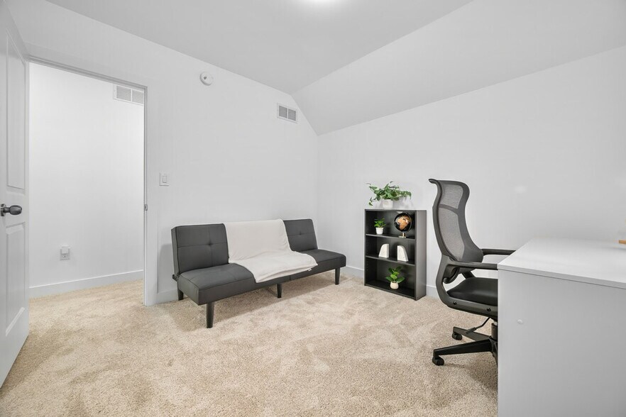 Building Photo - 1019 Central Ave