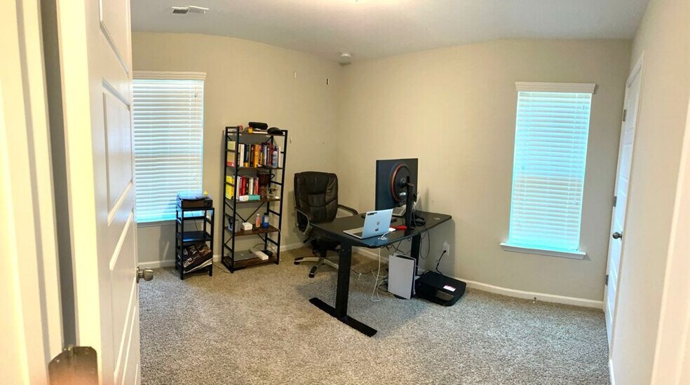 Building Photo - Room in Townhome on Metropolitan Dr