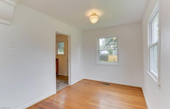 Building Photo - 7725 Fayver Ave