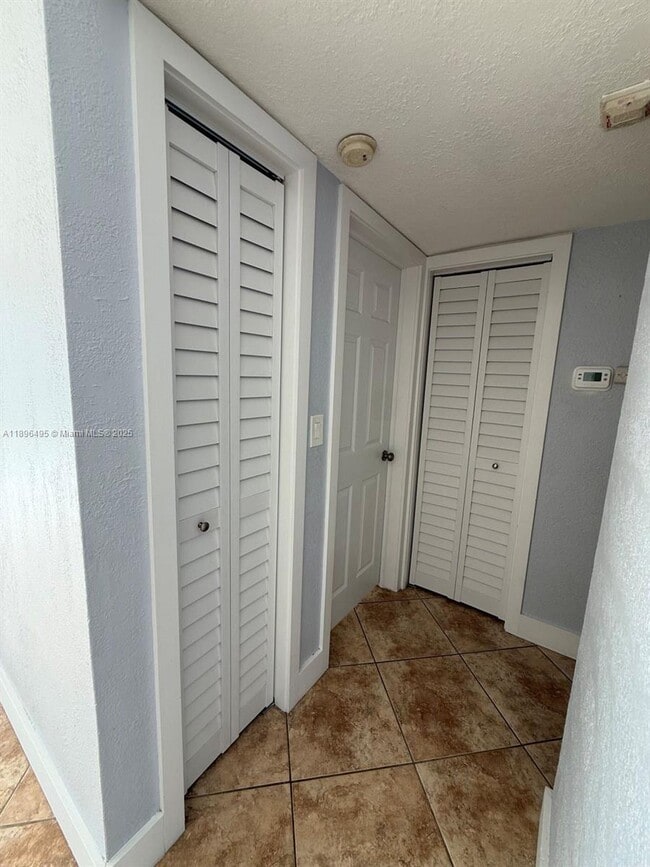 Building Photo - 7600 SW 82nd St